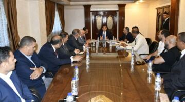 وزير الرياضة يلتقي اتحاد المصارعة والجهاز الفني لمتابعة خطط الإعداد والاستحقاقات المقبلة
                                                
                                                
                                                    25/06/2026 02:25 م
                                                
                                                
                                                    التقى وزير الشباب والرياضة جوهر نبيل، مجلس إدارة الاتحاد المصري للمصارعة برئاسة العميد سعيد صلاح، والجهاز الفني للمنتخبات الوطنية، وذلك في إطار المتابعة المستمرة لبرامج إعداد اللاعبين ودعم مسار تطوير