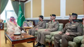 نائب أمير تبوك يكرم العطوي والصحفي برتبتيهما الجديدتين